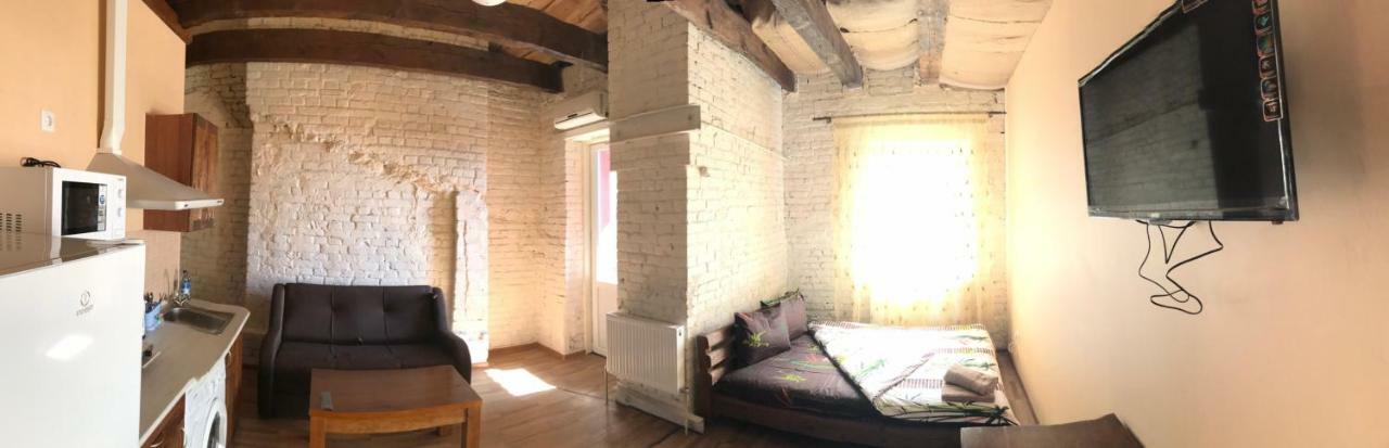 Two-Floor City Center Apartments & Studio Kharkiv Exterior photo